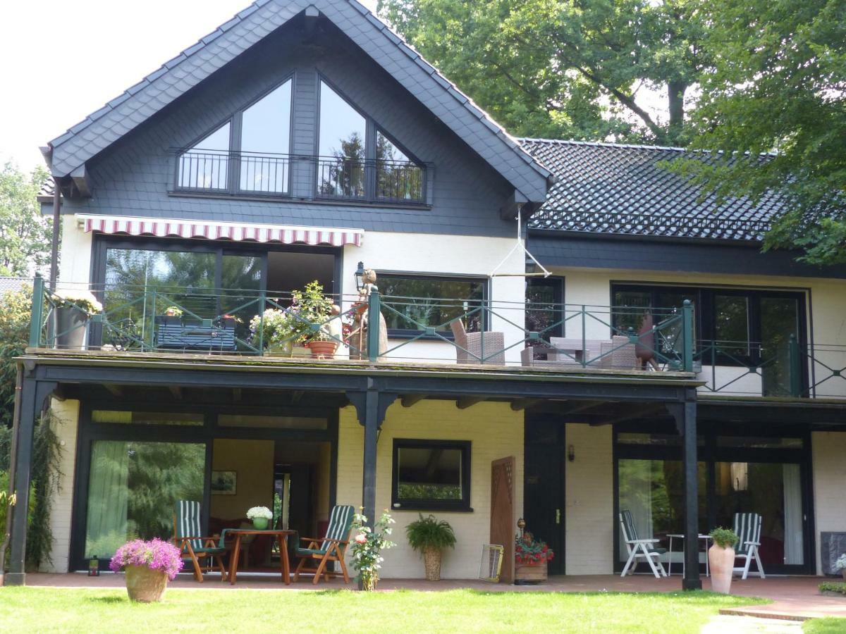 Апартаменты Ferien Im Koenigshaus Мёнезе Экстерьер фото